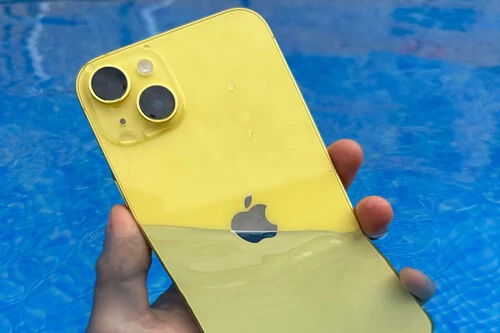 Móvil caído al agua Reus